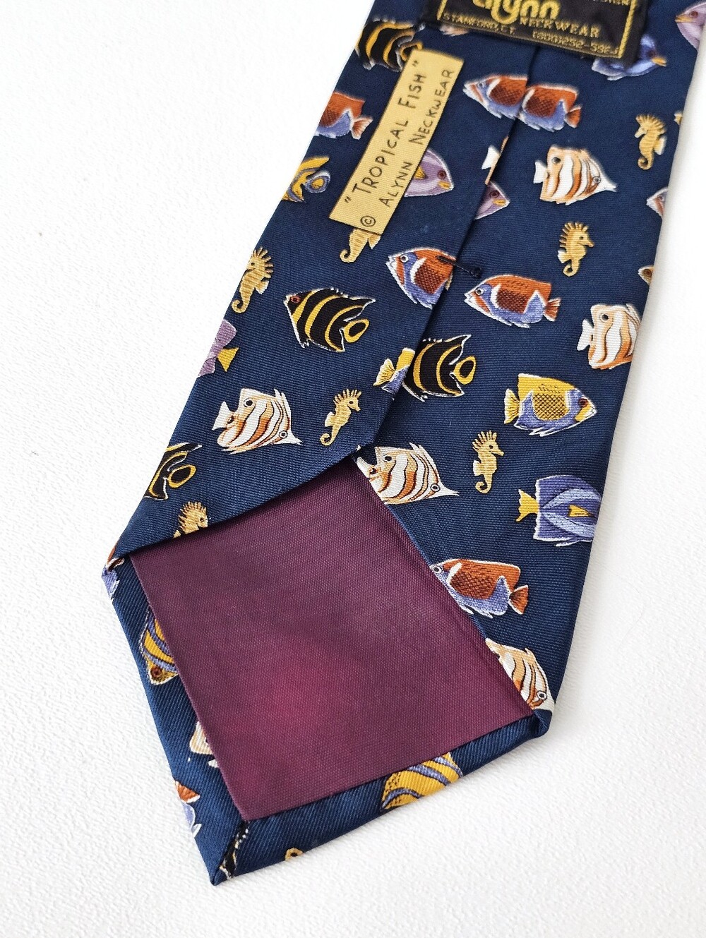 Vintage Alynn Tropical Fish Silk Necktie Navy Blue Aquarium Novelty Tie - Picture 5 of 9